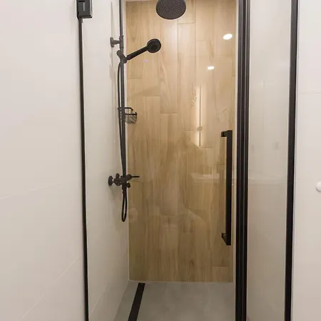 Kashmir Deluxe With Parking * 布尔加斯