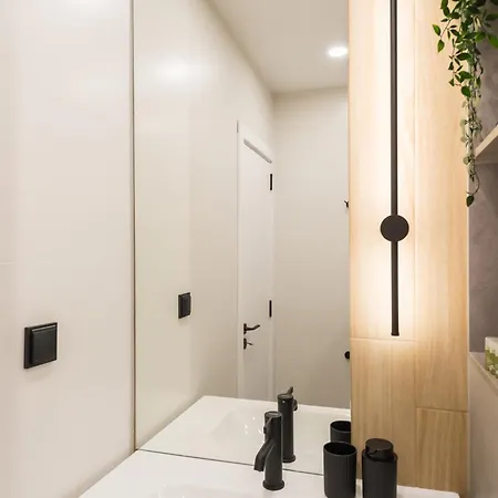 Kashmir Deluxe With Parking 公寓 *