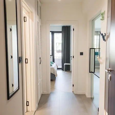 Апартаменты Kashmir Deluxe With Parking