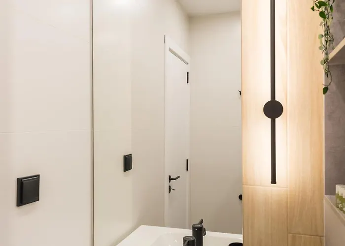 Kashmir Deluxe With Parking Apartament *