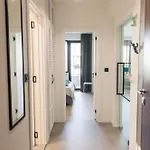 Апартаменты Kashmir Deluxe With Parking