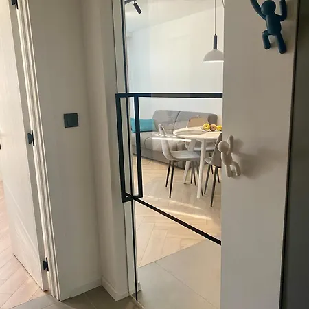 Kashmir Deluxe With Parking Apartament