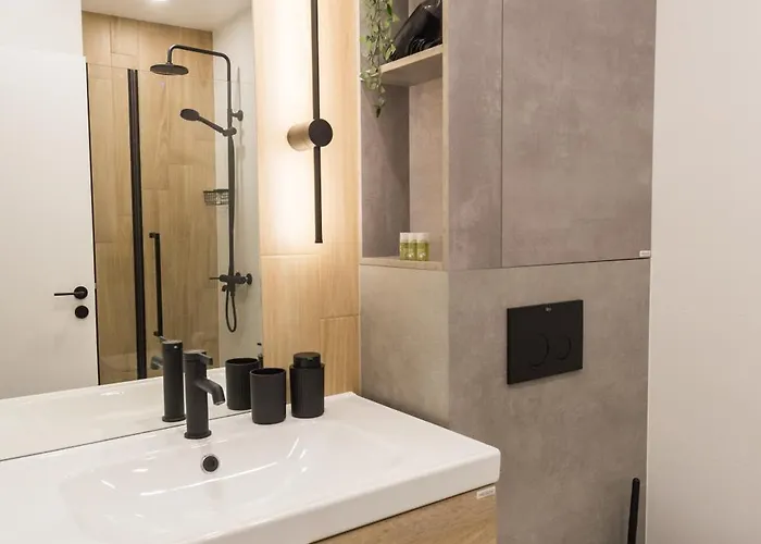 Kashmir Deluxe With Parking Апартамент